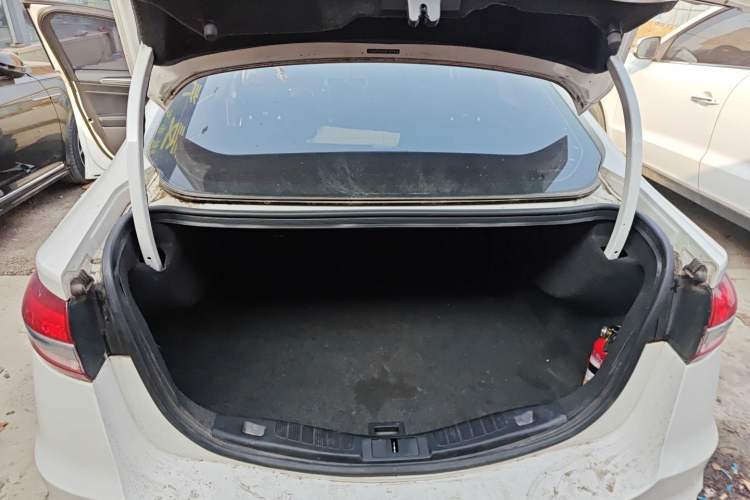 Used Ford Mondeo 2018 EcoBoost 200 Smart Control Fashion Model China V Standard Trunk