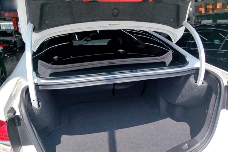 Used Ford Mondeo 2018 EcoBoost 180 Fashion Edition Trunk