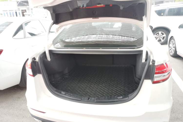 Used Ford Mondeo 2018 EcoBoost 180 Fashion Edition Trunk