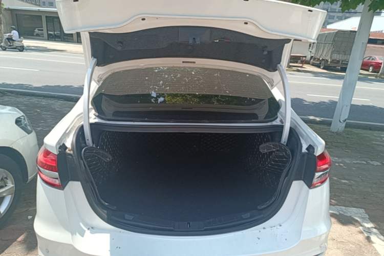 Used Ford Mondeo 2018 EcoBoost 180 Smart Control Fashion Model China VI Standard Trunk