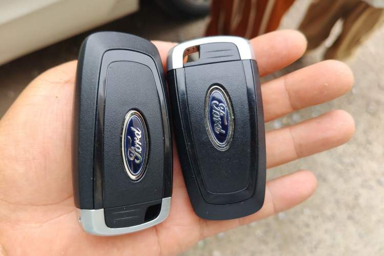 Used Ford Mondeo 2018 EcoBoost 200 Smart Control Fashion Model China V Standard Vehicle Key