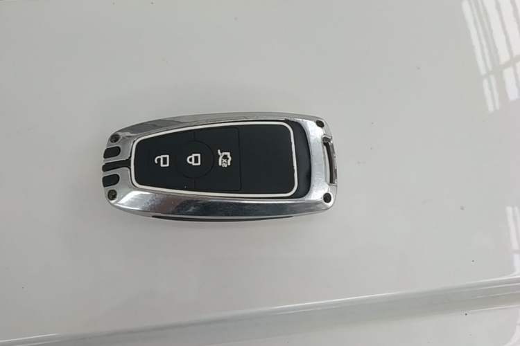 Used Ford Mondeo 2018 EcoBoost 180 Smart Control Fashion Model China V Standard Vehicle Key