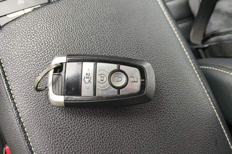 Used Ford Mondeo 2018 EcoBoost 200 Intelligent Control Luxury Model China V Standard Vehicle Key