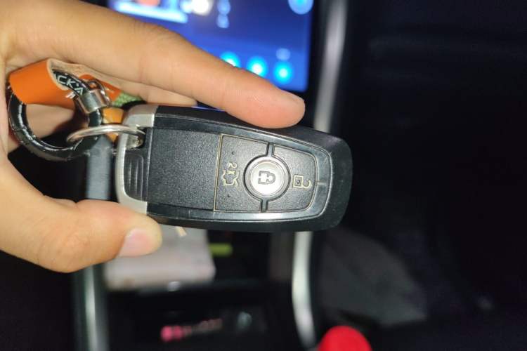 Used Ford Mondeo 2018 EcoBoost 200 Smart Control Fashion Model China V Standard Vehicle Key