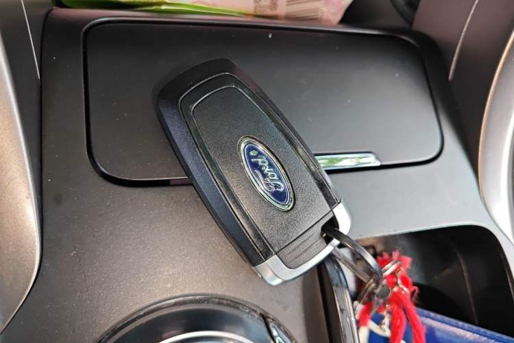 Used Ford Mondeo 2018 EcoBoost 180 Smart Control Fashion Model China V Standard Vehicle Key