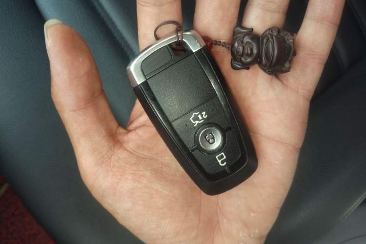 Used Ford Mondeo 2018 EcoBoost 180 Smart Control Fashion Model China VI Standard Vehicle Key