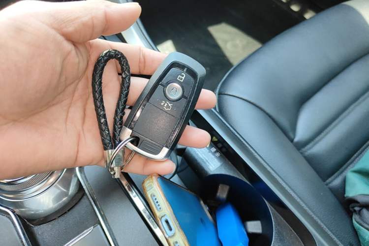 Used Ford Mondeo 2018 EcoBoost 180 Smart Control Fashion Model China V Standard Vehicle Key