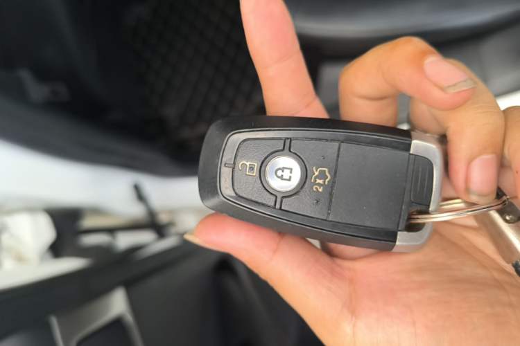 Used Ford Mondeo 2018 EcoBoost 180 Smart Control Fashion Model China V Standard Vehicle Key
