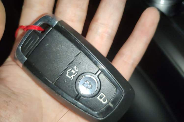 Used Ford Mondeo 2018 EcoBoost 180 Smart Control Fashion Model China VI Standard Vehicle Key
