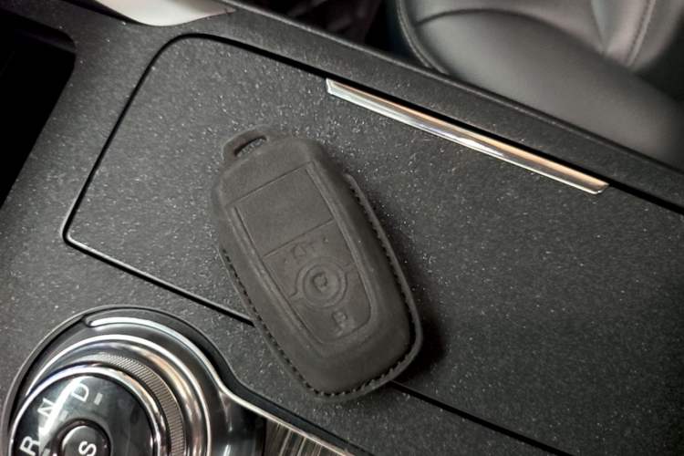 Used Ford Mondeo 2018 EcoBoost 180 Smart Control Fashion Model China VI Standard Vehicle Key