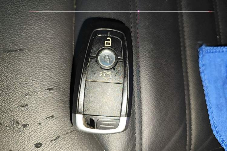 Used Ford Mondeo 2018 EcoBoost 200 Smart Control Fashion Model China V Standard Vehicle Key