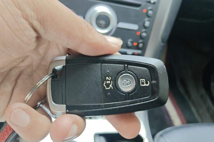 Used Ford Mondeo 2018 EcoBoost 200 Smart Control Fashion Model China V Standard Vehicle Key
