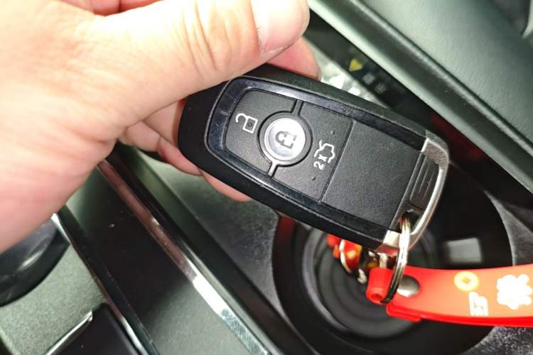 Used Ford Mondeo 2018 EcoBoost 200 Smart Control Fashion Model China VI Standard Vehicle Key
