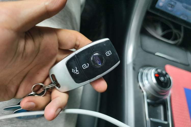 Used Ford Mondeo 2018 EcoBoost 180 Smart Control Fashion Model China VI Standard Vehicle Key