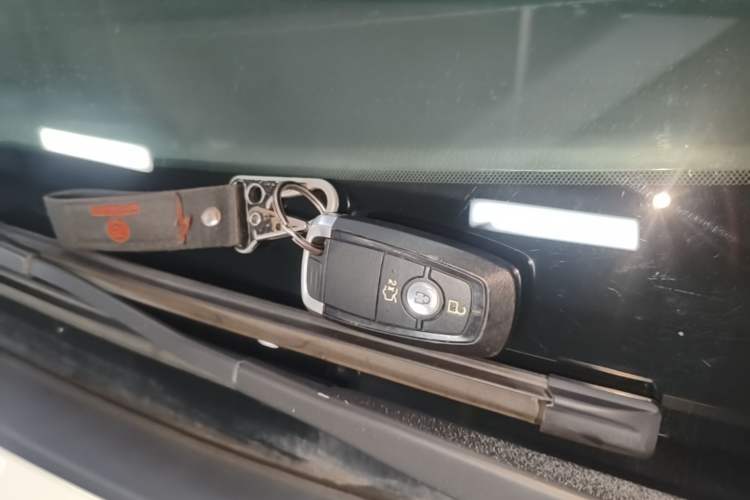 Used Ford Mondeo 2018 EcoBoost 180 Smart Control Fashion Model China V Standard Vehicle Key