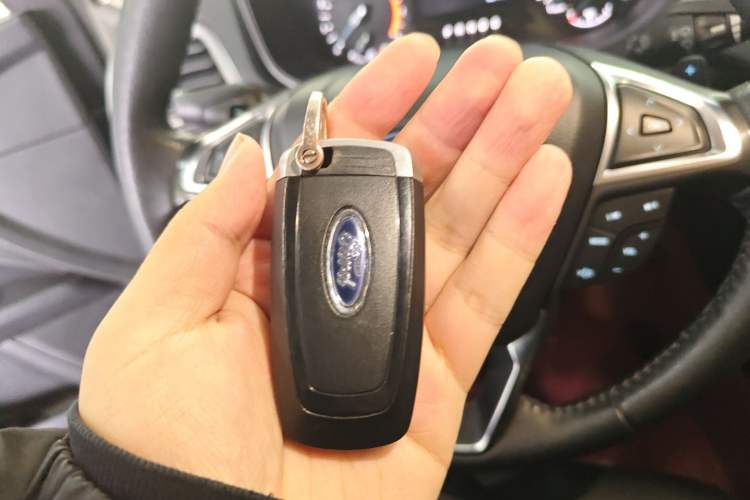 Used Ford Mondeo 2018 EcoBoost 180 Smart Control Fashion Model China V Standard Vehicle Key