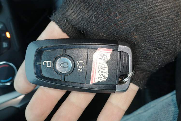 Used Ford Mondeo 2018 EcoBoost 180 Smart Control Fashion Model China V Standard Vehicle Key