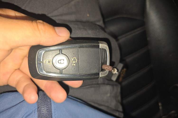 Used Ford Mondeo 2018 EcoBoost 180 Smart Control Fashion Model China V Standard Vehicle Key