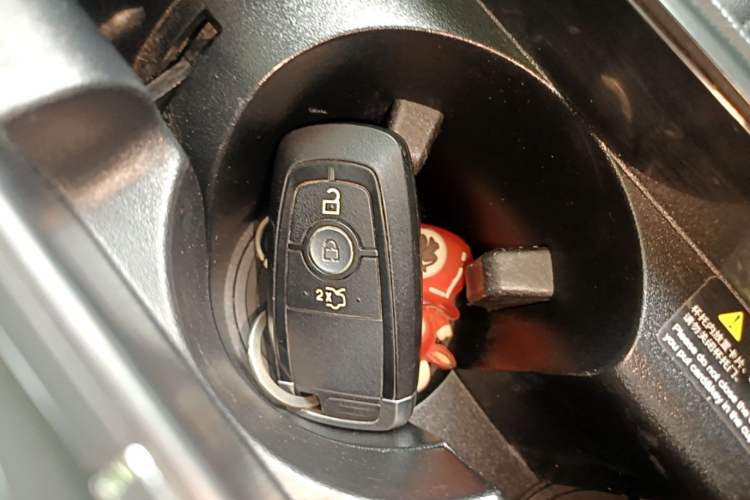 Used Ford Mondeo 2018 EcoBoost 180 Smart Control Fashion Model China V Standard Vehicle Key
