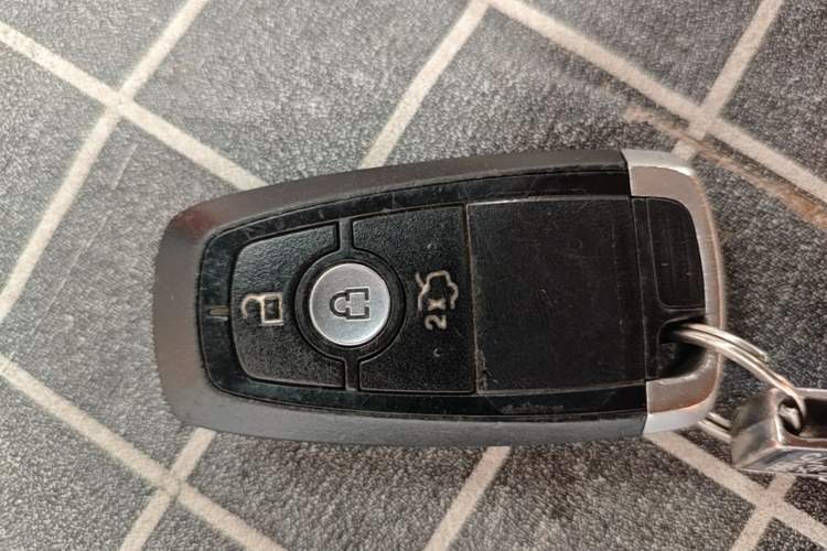 Used Ford Mondeo 2018 EcoBoost 180 Smart Control Fashion Model China V Standard Vehicle Key