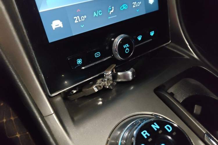 Used Ford Mondeo 2020 EcoBoost 180 Stylish Model Audio And AC Panel