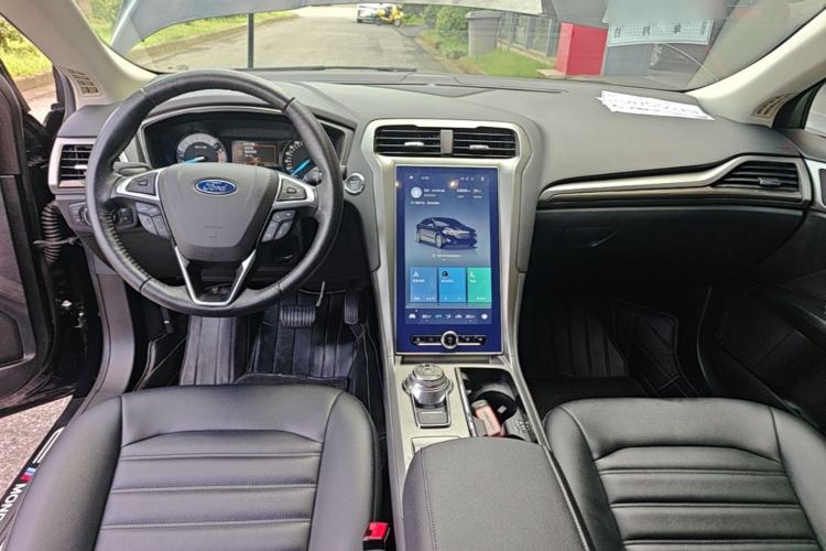 Used Ford Mondeo 2020 EcoBoost 180 Stylish Model Center Console