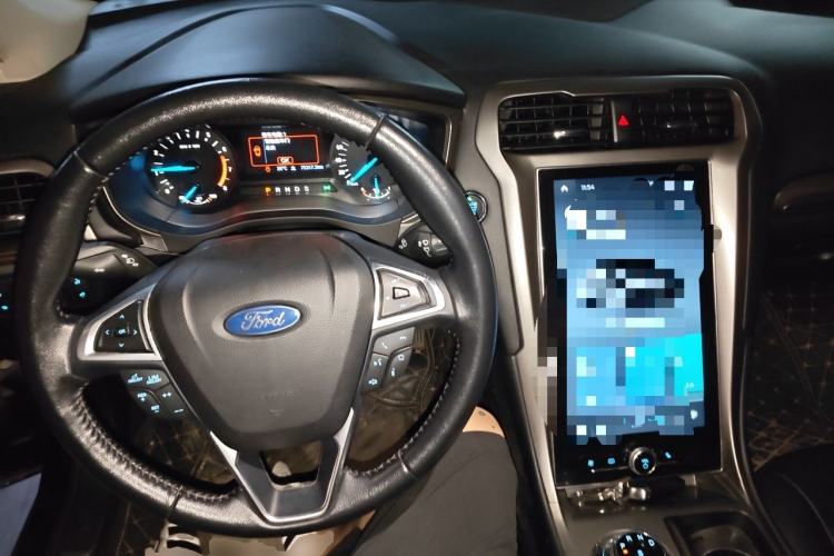 Used Ford Mondeo 2020 EcoBoost 180 Stylish Model Center Console