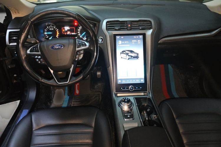 Used Ford Mondeo 2020 EcoBoost 180 Stylish Model Center Console