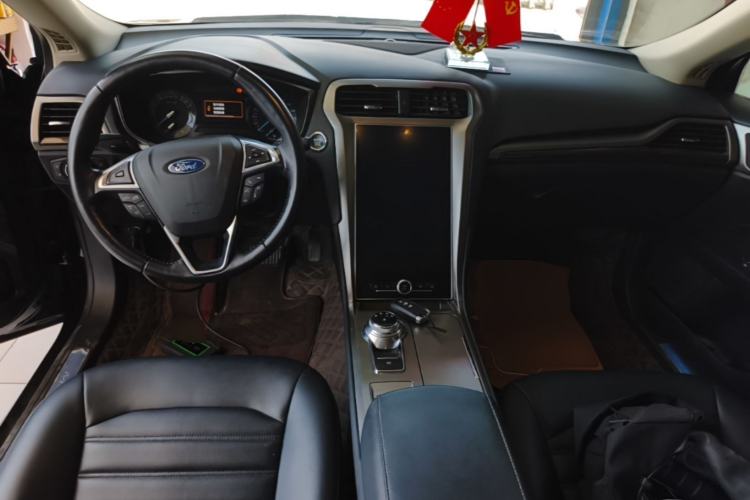 Used Ford Mondeo 2020 EcoBoost 180 Stylish Model Center Console