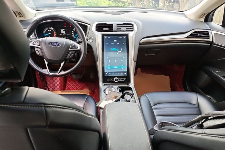 Used Ford Mondeo 2020 EcoBoost 180 Stylish Model Center Console