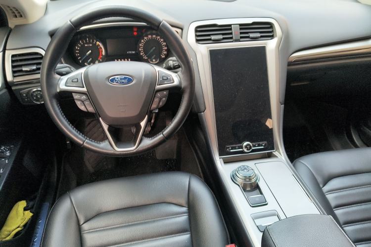 Used Ford Mondeo 2020 EcoBoost 180 Stylish Model Center Console