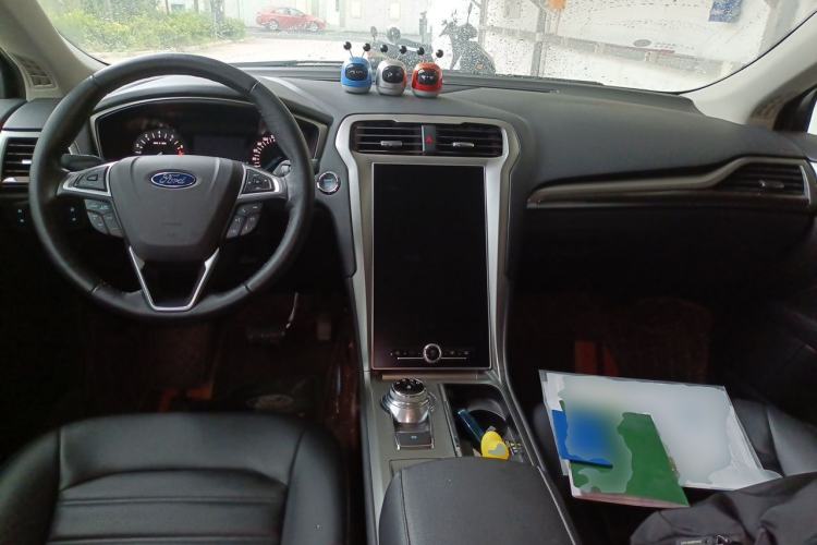 Used Ford Mondeo 2020 EcoBoost 180 Stylish Model Center Console