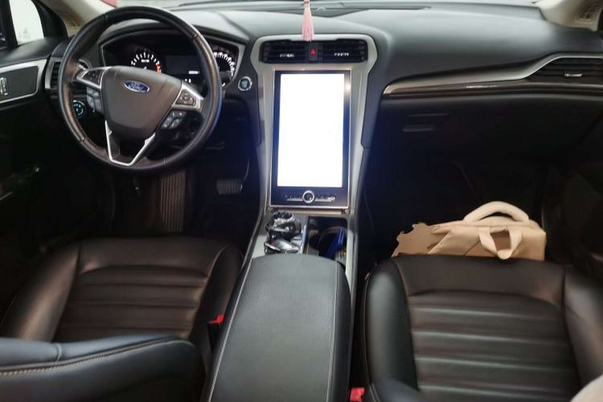 Used Ford Mondeo 2020 EcoBoost 180 Stylish Model Center Console