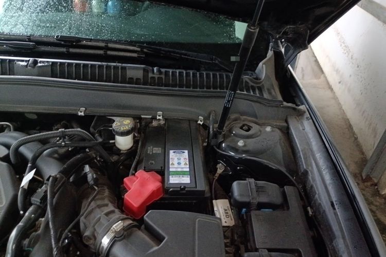 Used Ford Mondeo 2020 EcoBoost 180 Stylish Model Engine Bay Left
