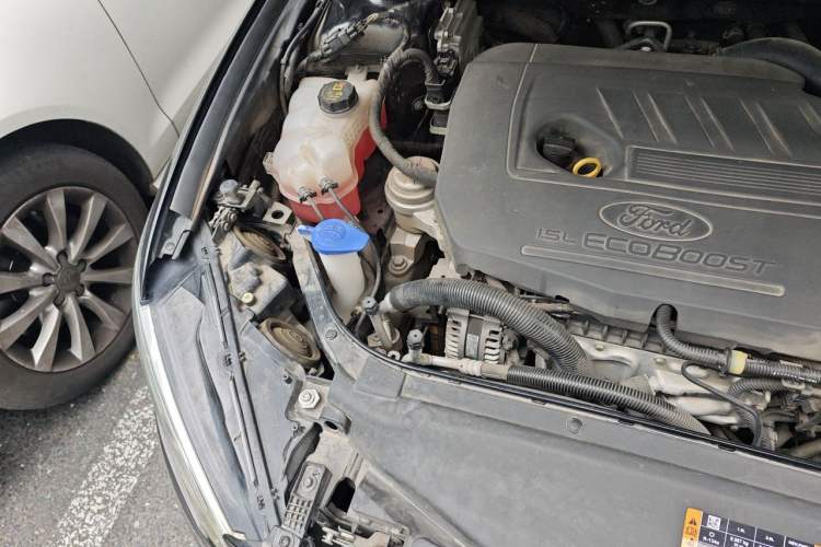 Used Ford Mondeo 2020 EcoBoost 180 Stylish Model Engine Bay Right