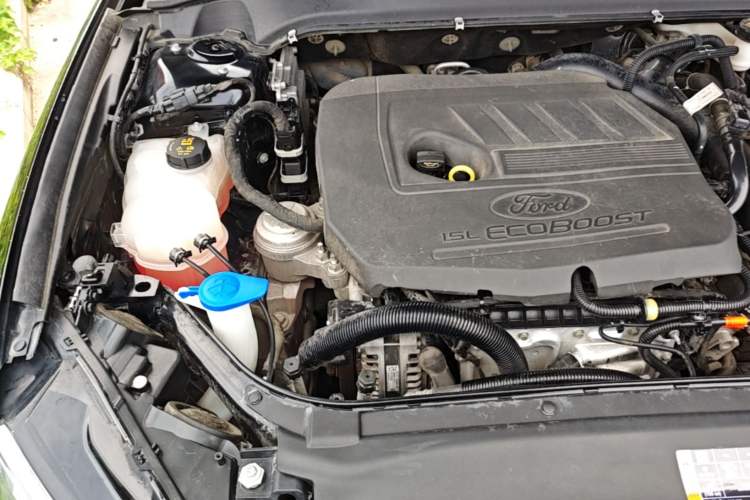 Used Ford Mondeo 2020 EcoBoost 180 Stylish Model Engine Bay Right