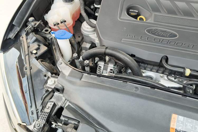 Used Ford Mondeo 2020 EcoBoost 180 Stylish Model Engine Bay Right