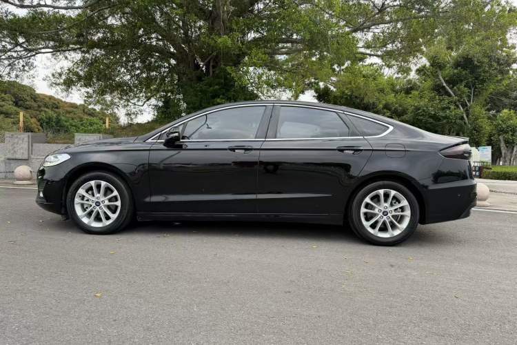 Used Ford Mondeo 2020 EcoBoost 180 Stylish Model Exterior 3