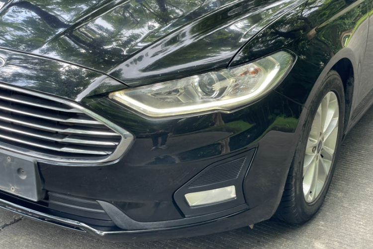Used Ford Mondeo 2020 EcoBoost 180 Stylish Model Exterior 3