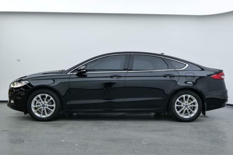 Used Ford Mondeo 2020 EcoBoost 180 Stylish Model Exterior 9