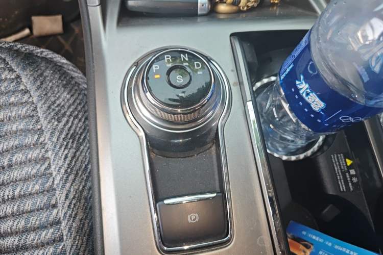 Used Ford Mondeo 2020 EcoBoost 180 Stylish Model Gear Lever