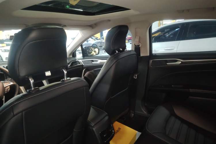 Used Ford Mondeo 2020 EcoBoost 180 Stylish Model Headliner