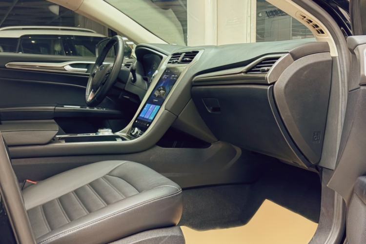 Used Ford Mondeo 2020 EcoBoost 180 Stylish Model Interior 2