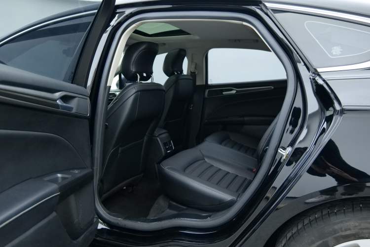 Used Ford Mondeo 2020 EcoBoost 180 Stylish Model Interior 2