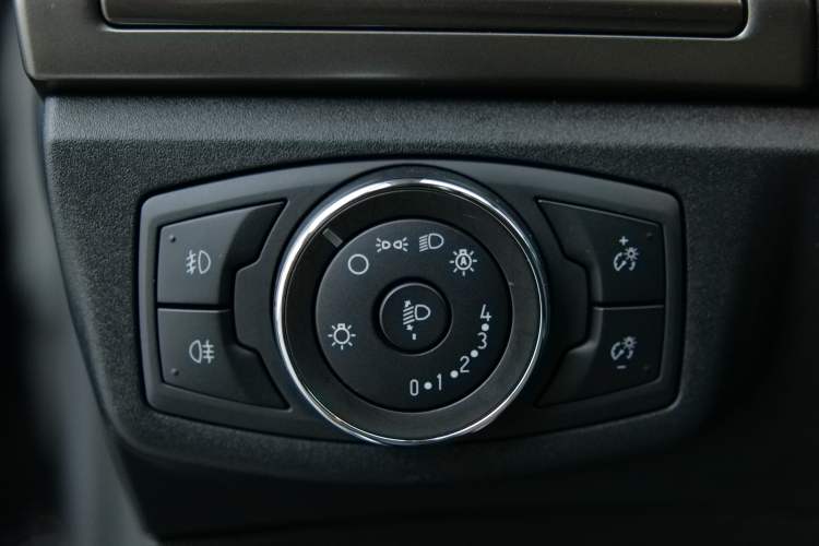 Used Ford Mondeo 2020 EcoBoost 180 Stylish Model Interior 8