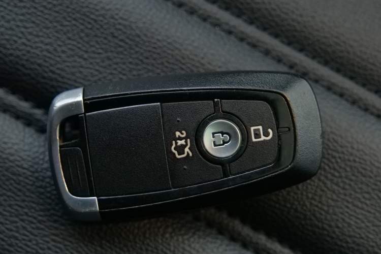 Used Ford Mondeo 2020 EcoBoost 180 Stylish Model Interior 9