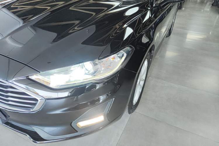 Used Ford Mondeo 2020 EcoBoost 180 Stylish Model Left Front Headlight