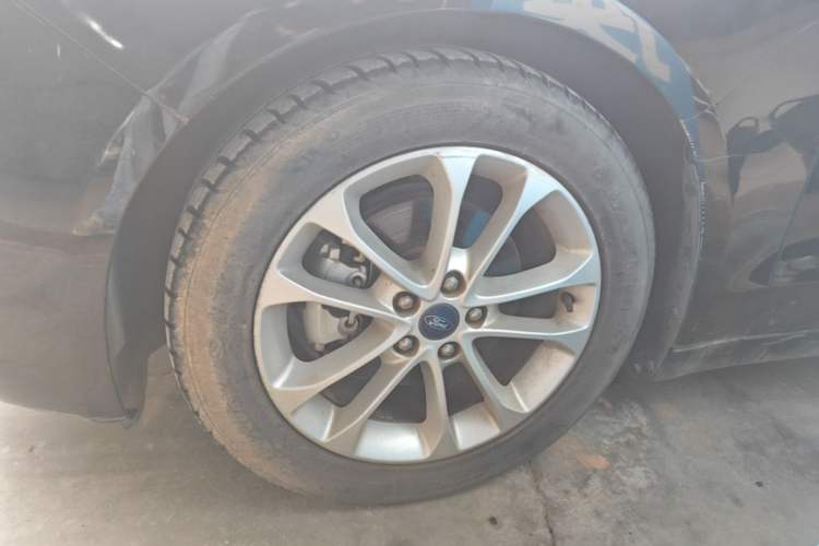 Used Ford Mondeo 2020 EcoBoost 180 Stylish Model Left Front Wheel Hub