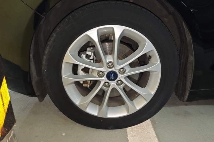 Used Ford Mondeo 2020 EcoBoost 180 Stylish Model Left Front Wheel Hub