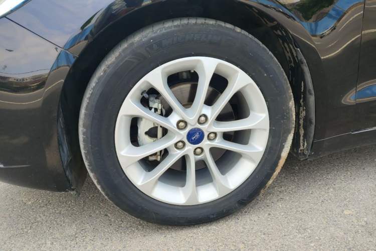 Used Ford Mondeo 2020 EcoBoost 180 Stylish Model Left Front Wheel Hub